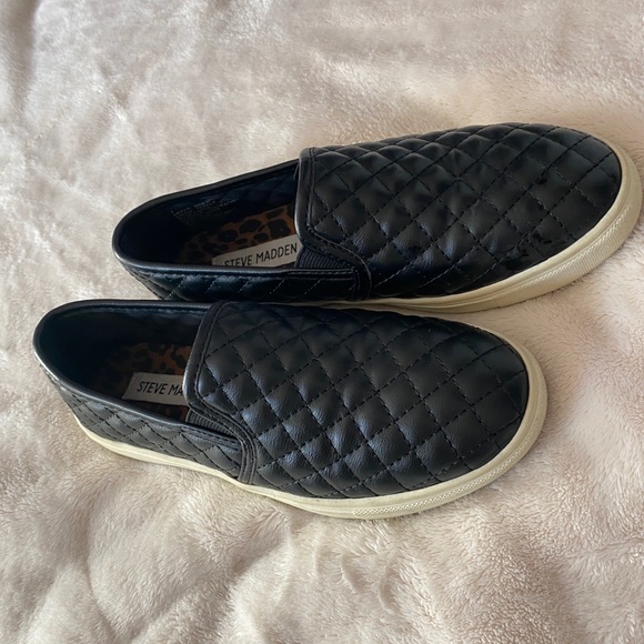 Steve Madden Sneakers!! - Picture 2 of 4